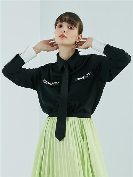 KCOU酷丑女装品牌2020秋冬黑色字母上衣
