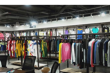 品牌折扣店进货渠道特卖场服装便宜货源