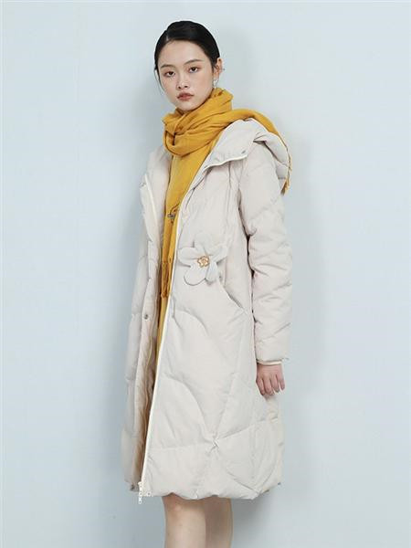 BUKHARA布卡拉女装品牌2020秋冬时尚白色带帽外套