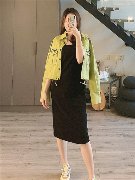 UZZU女装品牌2020春夏青色字母外套