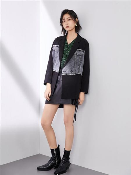 OTT女装女装品牌2020秋季个性黑色长款外套
