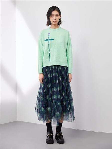 OTT女装女装品牌2020秋季格子褶纹半身裙