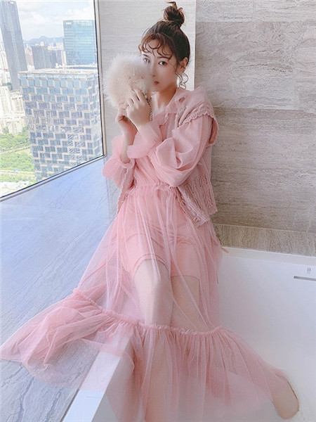 歌贝姿女装品牌2020秋季粉色雪纺连衣裙