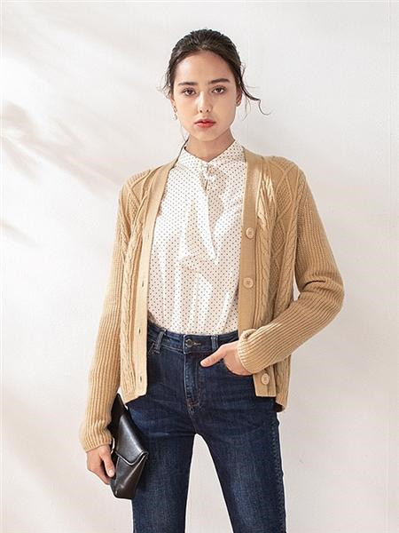 蒂蒂卡娜女装品牌2020秋季条纹米色针织外套