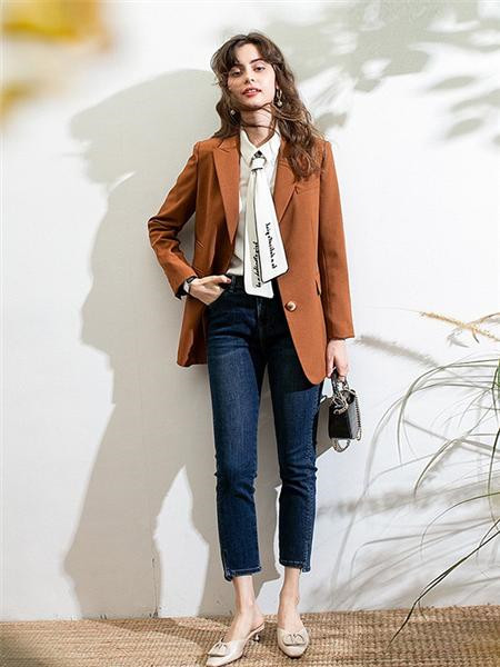 蒂蒂卡娜女装品牌2020秋季流行褐色外套