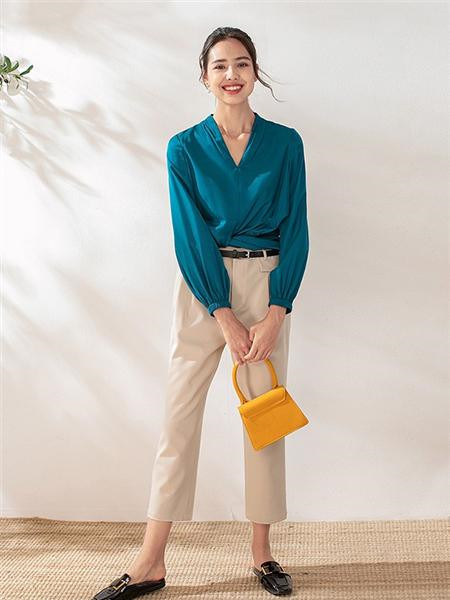 蒂蒂卡娜女装品牌2020秋季青色V领长袖衬衫