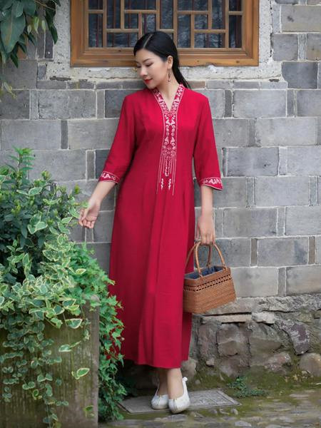 木棉道女装品牌2020秋季成熟红色连衣裙