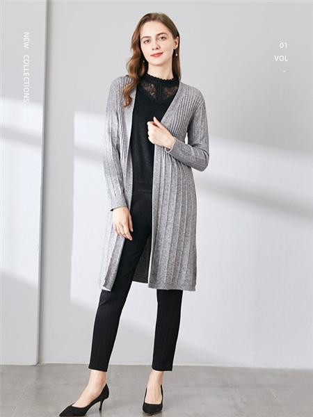 阔太女装品牌2020秋冬条纹灰色针织外套
