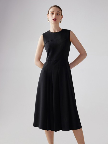 贵姿女装品牌2020秋季无袖修身黑色连衣裙