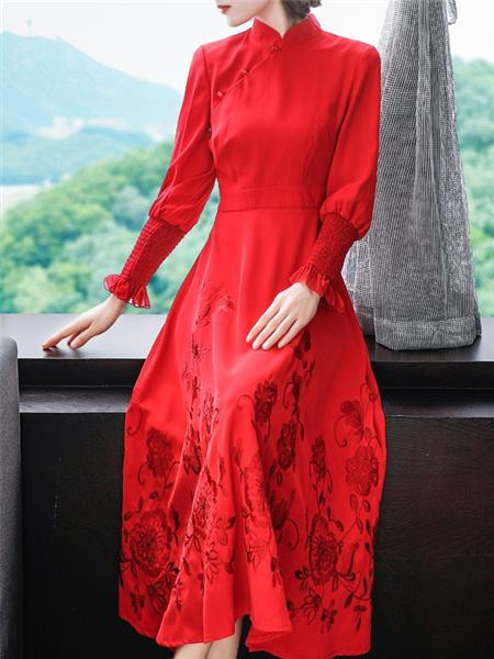 品唐斋女装品牌2020秋季镂空印花红色长袖连衣裙
