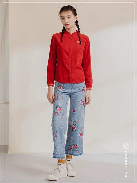 非鱼女装品牌2020秋冬刺绣红色衬衫