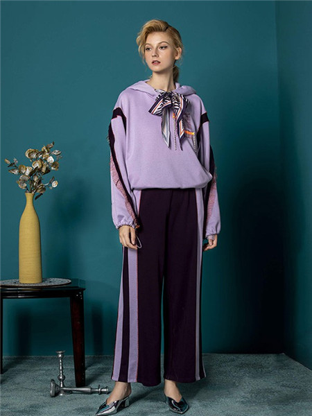 OceanFlame女装品牌2020秋冬紫色带帽卫衣