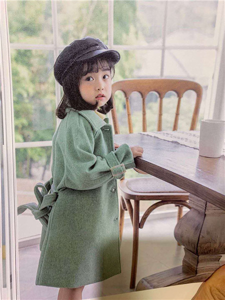 宾果童话童装品牌2020秋冬绿色立领长款外套