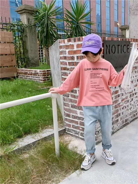 宾果童话童装品牌2020秋冬字母粉色针织衫