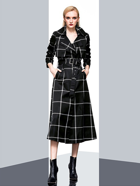 aui女装品牌2020秋冬条纹黑色风衣