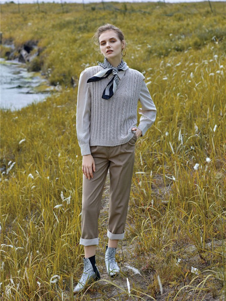 木茜格MUSIG女装品牌2020秋季条纹灰色个性上衣