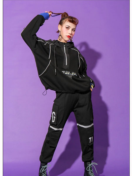 我川wochuan女装品牌2020秋季黑色条纹卫衣套装
