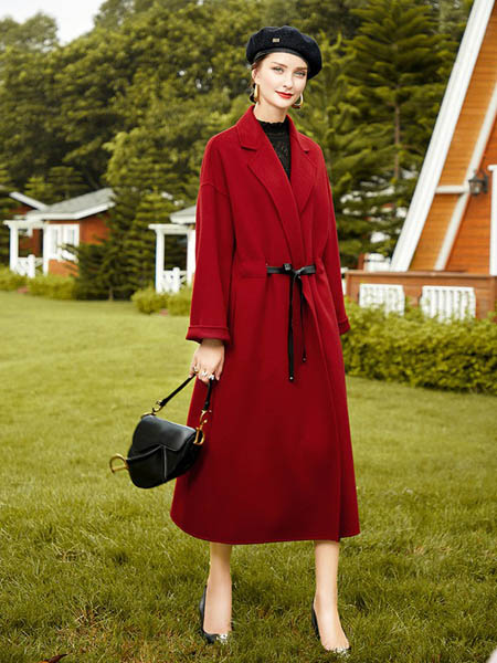 卡米兰女装品牌2020秋冬红色长款大衣