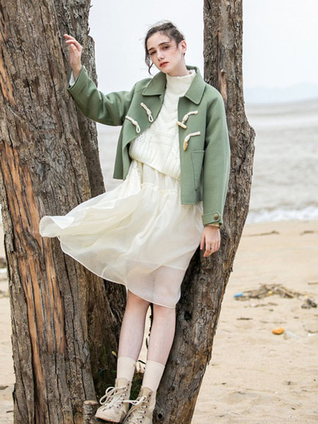 COCOCASA女装品牌2020秋冬绿色外套