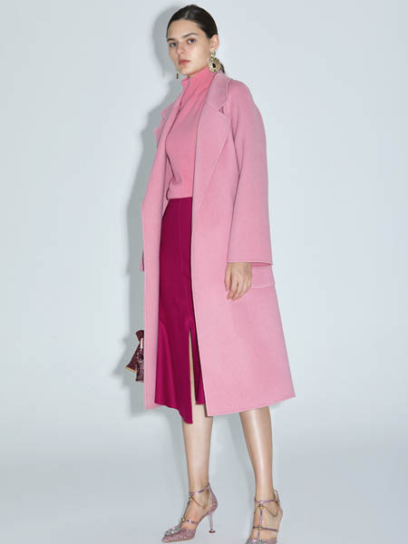 红凯贝尔女装品牌2020秋冬粉色棉大衣