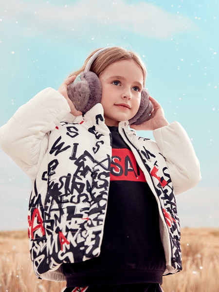 蒙蒙摩米 mesamis童装品牌2020秋冬时尚明年字母白色外套