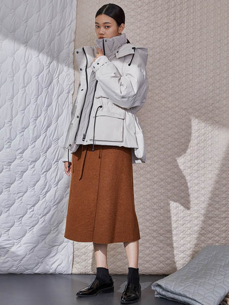 Rhema女装品牌2020秋冬灰色高领外套