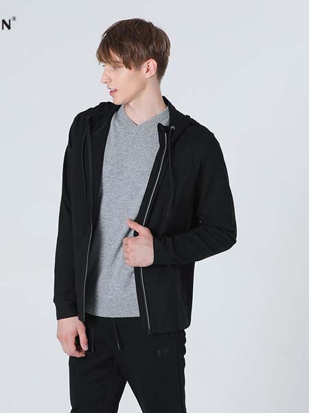 波顿潮牌品牌2020新款夹克黑色连帽风衣运动短装拉链外套
