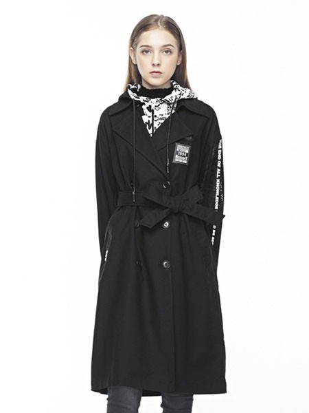 圣迪奧女裝品牌2020秋冬系扣黑色大衣