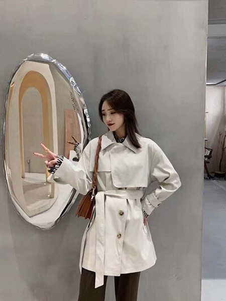 安淼女装品牌2020秋冬白色长款外套