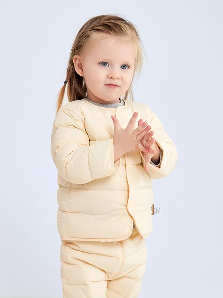 拉比童装品牌2020秋冬米黄色棉套装