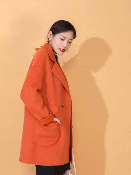 依贝奇女装品牌2020秋冬橙色长款大衣