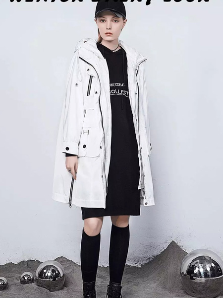 欧E[OEEO]女装品牌2020秋冬白色羽绒外套