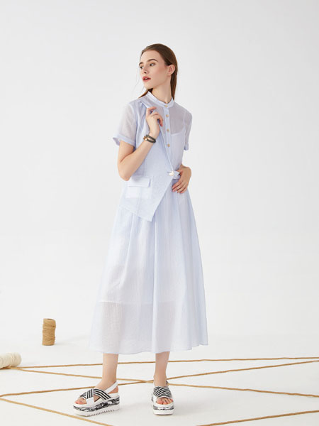 针线时光女装品牌2020秋季休闲白色短袖连衣裙
