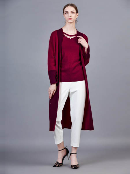 showlong、舒朗、美之藤、高歌女装品牌2020秋冬玫瑰红长款流苏外套