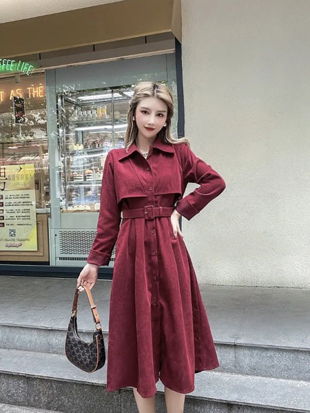 凯威路女装品牌2020秋冬红色束腰连衣裙