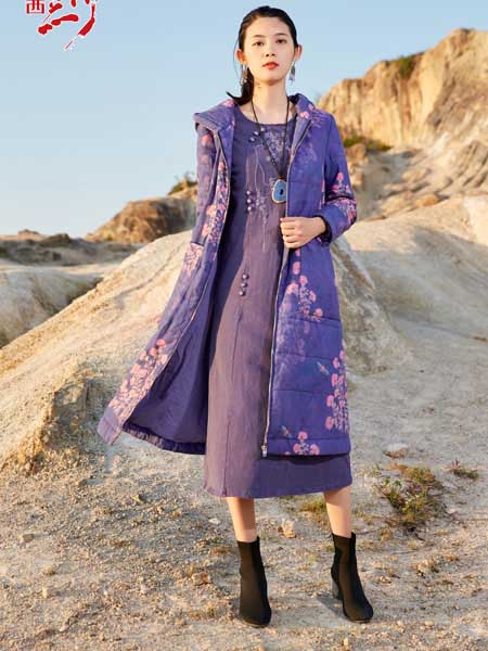 曼茜纱女装品牌2020秋冬紫色梅花长款外套