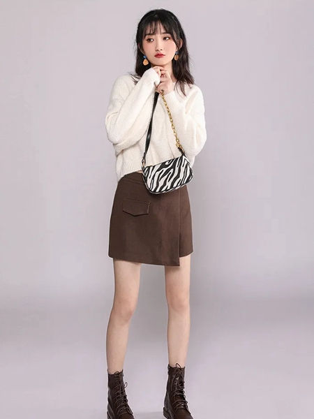 韩依瑞女装品牌2020秋冬典雅白色针织衫