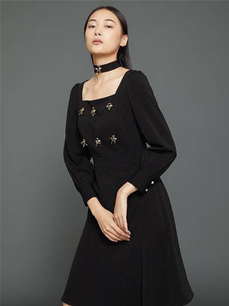 idole女装品牌2021春夏黑色洛丽塔连衣裙
