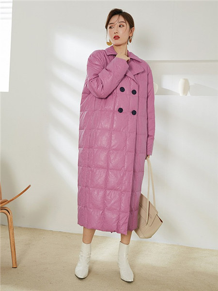 竹依依女装品牌2020秋冬粉紫色流行双排扣超长款羽绒服