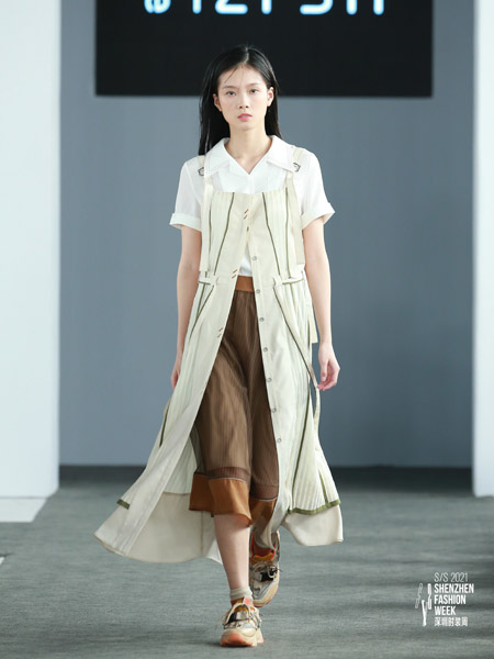 自然生活女裝品牌2021春夏淺色文藝淑女風開衫連衣裙外搭