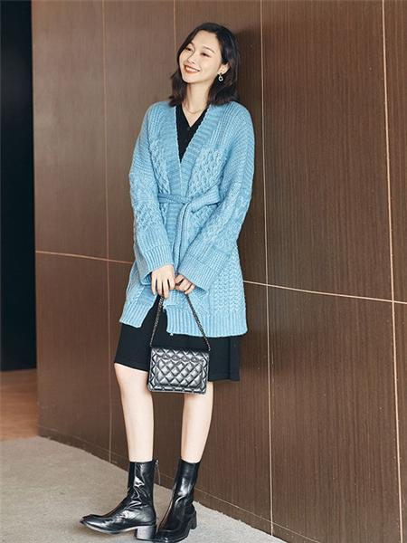艺元素女装品牌2020秋冬蓝色宽松束腰针织开衫外套