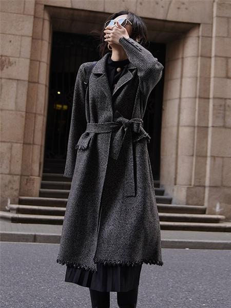 艺元素女装品牌2020秋冬黑灰色翻领束腰针织羊毛大衣