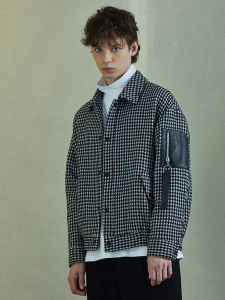 J.P.E男装品牌2020秋冬流行黑白格肩上贴带设计短款羊毛外套