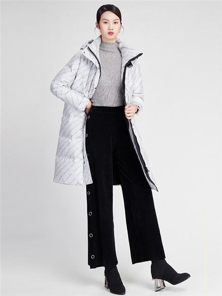 安可儿女装品牌2020秋冬灰色斜纹翻领羽绒服