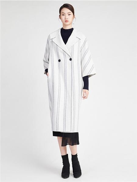 安可儿女装品牌2020秋冬白色竖纹INS风七分袖大衣