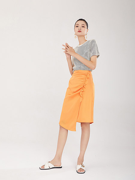 EATCH女装品牌2021春夏黄色收褶高腰半身裙