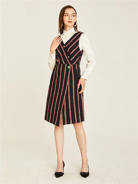 敦奴女装品牌2020秋冬黑色斜纹开叉无袖背心连衣裙
