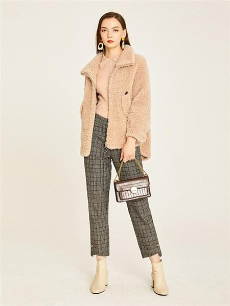 敦奴女装品牌2020秋冬驼色羊羔毛短款毛绒外套