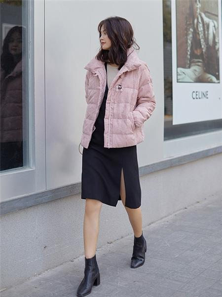艺元素女装品牌2020秋冬粉色高领斜插袋羽绒夹克