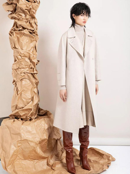 CALLIDORA卡莉朵拉女装品牌2020秋冬米白色大衣